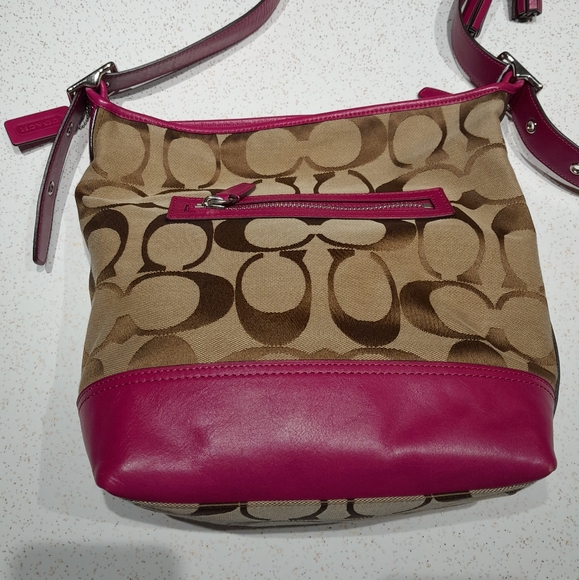 Coach Legacy Duffle Crossbody Bag Perfect condition. NWOT - Picture 3 of 10